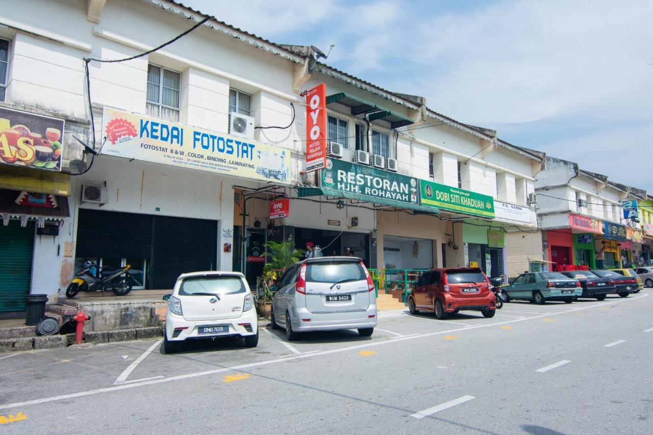 Oyo 1224 Hotel Hajah Rohayah Tanjong Malim Exterior photo