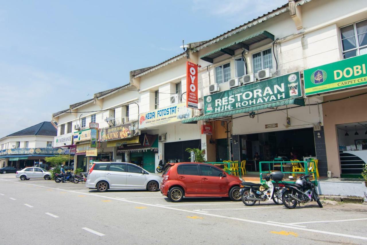 Oyo 1224 Hotel Hajah Rohayah Tanjong Malim Exterior photo