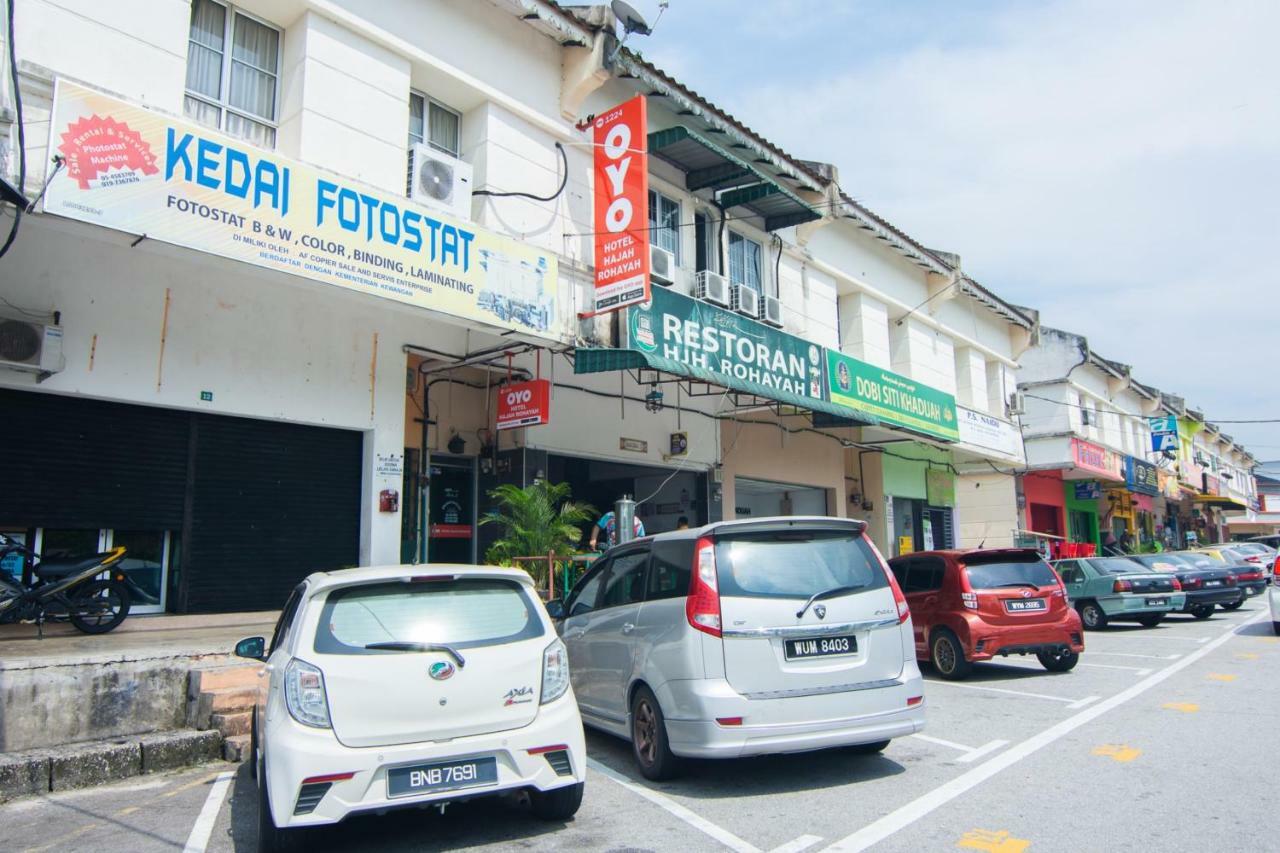 Oyo 1224 Hotel Hajah Rohayah Tanjong Malim Exterior photo